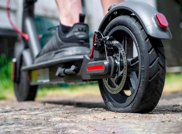 Lee más sobre el artículo Cuidado de las ruedas de tu patinete eléctrico